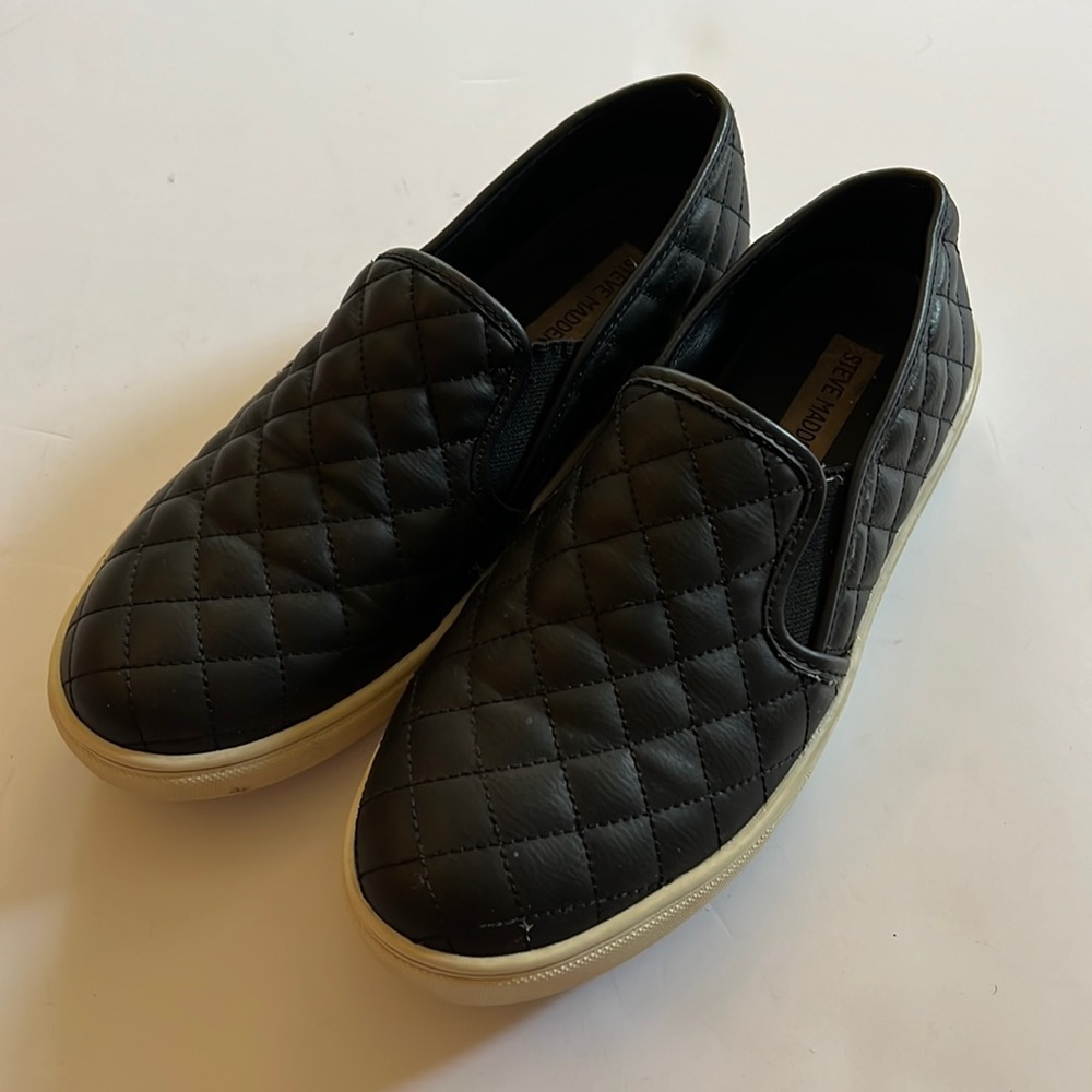Steve Madden Black Flats size 9M